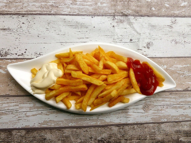 pommes-vegan-am-besten-selber-machen-cc0-pixabay-cairomoon-191223_download Möchtest du sicher gehen, dass Pommes vegan sind, solltest du sie selber machen.