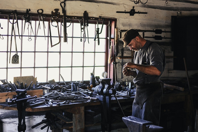 anstatt-kaputte-dinge-sofort-wegzuwerfen-kann-man-cc0-pixabay-pexels-181003_download Anstatt kaputte Dinge sofort wegzuwerfen, kann man Vieles wieder reparieren. Das schont nicht nur den Geldbeutel, sondern auch unsere Umwelt.