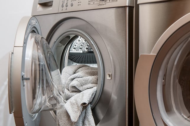 entleere-das-flusensieb-deiner-waschmaschine-minde-cc0-pixabay-stevepb-241129_download Entleere das Flusensieb deiner Waschmaschine mindestens alle sechs Monate, um unangenehme Gerüche zu vermeiden.
