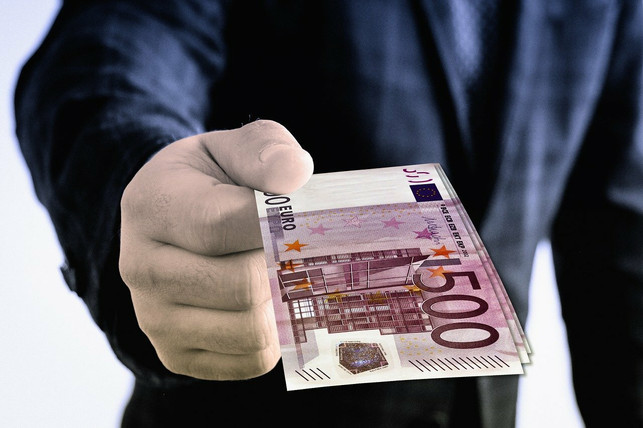 beim-effektiven-altruismus-geht-es-vor-allem-darum-cc0-pixabay-geralt-210903_download Beim effektiven Altruismus geht es vor allem darum, möglichst effektiv Geld zu spenden.