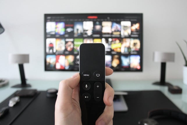 regelmaessiges-binge-watching-kann-sich-negativ-auf-cc0-pixabay-stocksnap-200907_download Regelmäßiges Binge-Watching kann sich negativ auf die Gesundheit unseres Gehirns auswirken.