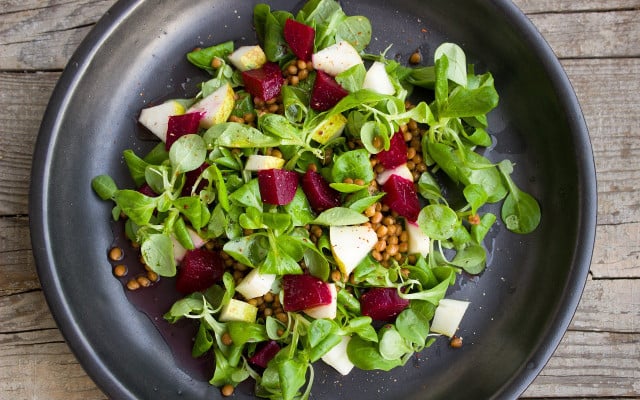 lade-freunde-zu-einem-vegetarischen-kochabend-ein-cc0-pixabay-einladung_zum_essen-181227 Lade Freunde zu einem vegetarischen Kochabend ein - so ein schöner Abend kann dich dazu anspornen, häufiger auf Fleisch zu verzichten.