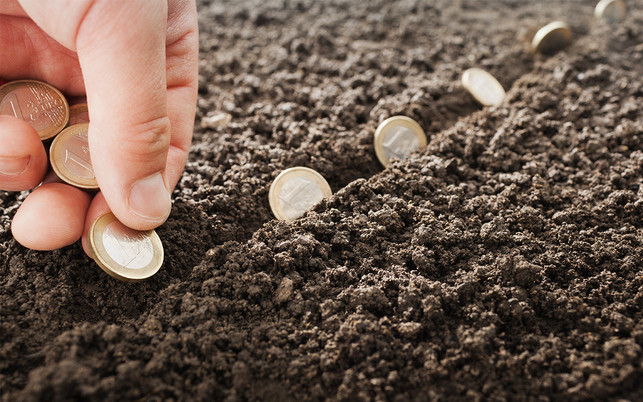 VRK – Versicherer im Raum der Kirchen – Nachhaltig Leben Eine nachhaltige Versicherung investiert die Beiträge der Versicherten sinnvoll.