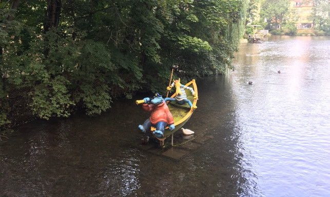 in-der-innenstadt-findest-du-viele-figuren-vom-kin-laura-mueller-200716_download In der Innenstadt findest du viele Figuren vom Kinderkanal (KiKa).