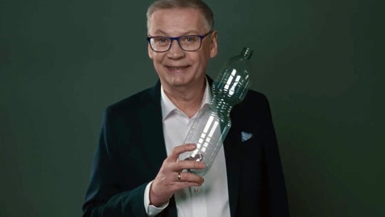 jauch-lidl-screenshot-yt-230426 Günterh Jauch wirbt für Einwegflaschen von Lidl