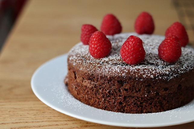 ein-schokokuchen-ist-ein-klassisches-suesses-comfort-cc0-pixabay-jaye28-221018_download Ein Schokokuchen ist ein klassisches süßes Comfort Food.