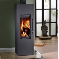 Kaminofen_Kleining_Arona_Stahl_Schwarz_Ambiente Heizen ohne Heizung- Kaminofen als Heizalternative