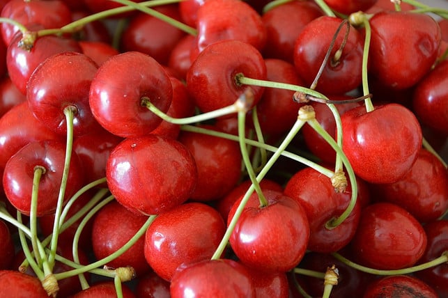 Cherry juice-tight-fast-slave-to-sleep-coating cc0-pixabay-931527-230626_Download Cherry juice should help fall asleep.