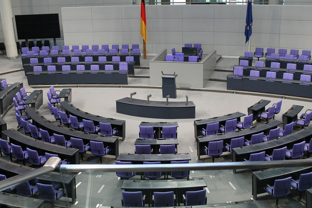 bundestag-und-bundesrat-muessen-der-aenderung-des-in-cc0-pixabay-clareich-210414_download Bundestag und Bundesrat haben der Änderung des Infektionsschutzgesetzes zugestimmt.