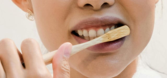 Perfect pressure when brushing your teeth: Dentist recommends using a kitchen appliance