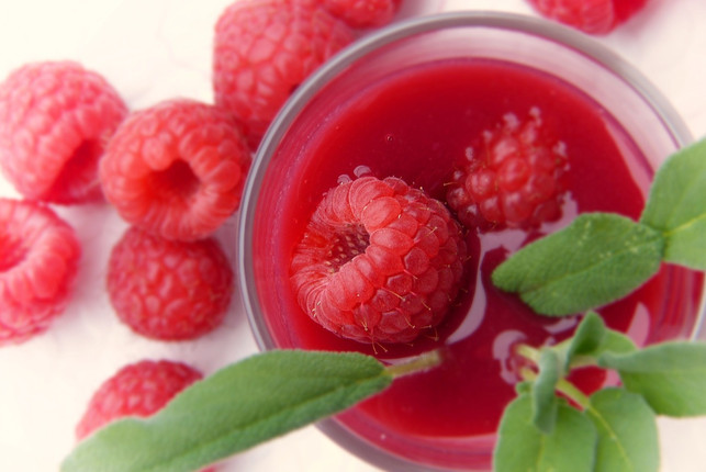 himbeersaft-ist-die-basis-fuer-das-himbeergelee-cc0-pixabay-silviarita-190814_download Himbeersaft ist die Basis für Himbeergelee.