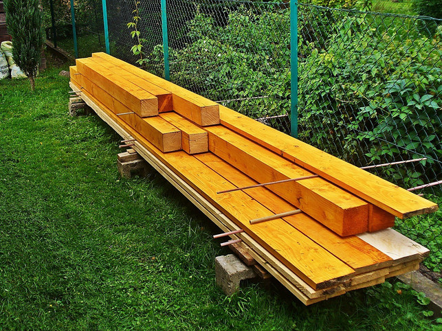 loesemittelbasierte-holzlasuren-sind-wetterbestaendi-cc0-pixabay-krzys16-180118_download Lösemittelbasierte Holzlasuren gelten als wetterbeständiger - aber schaden der Gesundheit eher.