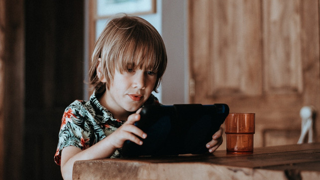 wv-medienkompetenz-unsplash-annie-spratt-030720-1280x720-1-1 Medienkompetenz: So hast du dein Handy im Griff und nicht dein Handy dich