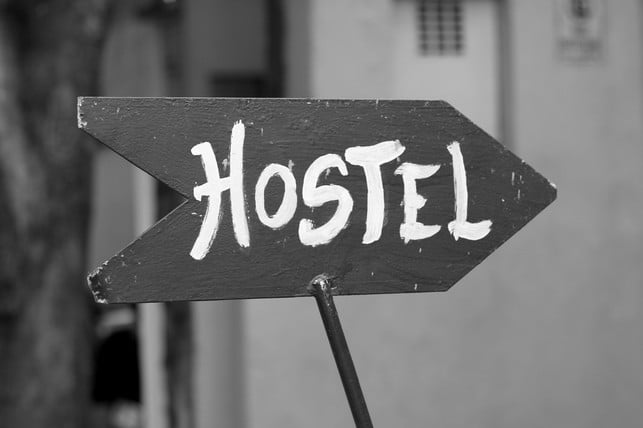 buche-in-hostels-ein-bett-im-mehrbettzimmer-fuer-ei-cc0-pixabay-sabrinayrafa-220807_download Buche in Hostels ein Bett im Mehrbettzimmer für eine günstige Übernachtung.