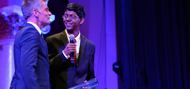 schwamm-trinkwasser-Perry-Alagappan-z-SIWI-Stockholm-International-Water-Institute-cc-by-nd-4.0-170904-1280x600 Schwamm filtert Trinkwasser – Erfinder Perry Alagappan