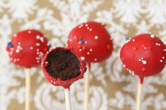 cake-pops-auch-lecker-mit-einem-saftigen-schokola-cc0-pixabay-white77-181111_download Cake Pops: auch lecker mit einem saftigen Schokoladenteig.