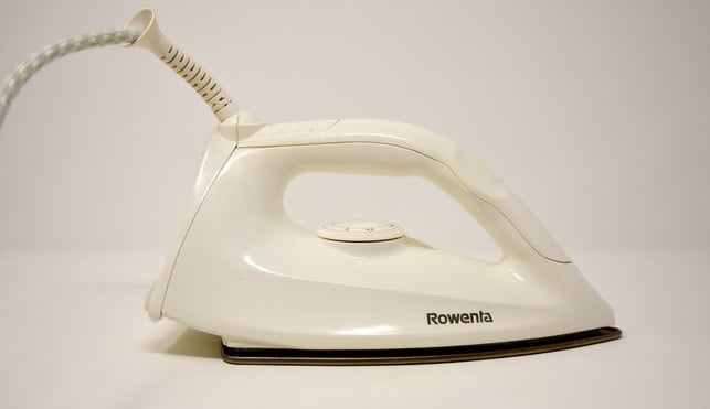 buegeleisen-gehoeren-zu-haeufigen-brandherden-also-i-cc0--pixabay--alexas_fotos-251117_download Bügeleisen gehören zu häufigen Brandherden. Also immer raus mit dem Stecker, wenn du es nicht brauchst.