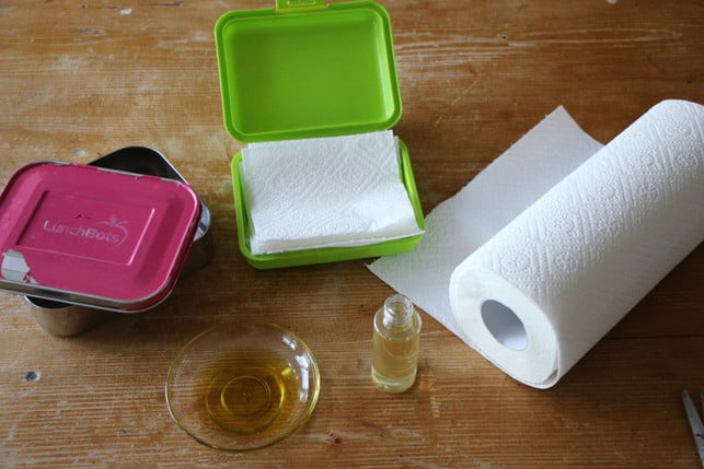 abgekochtes-wasser-und-l-mehr-brauchst-du-nicht-um-feuchttcher-selber-zu-machen-cc0katbliemutopia-170704 Abgekochtes Wasser und Öl – mehr brauchst du nicht, um Feuchttücher selber zu machen.