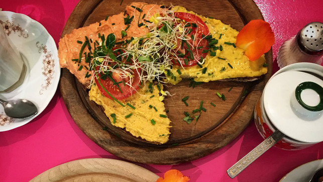 belegte-brote-mit-veganem-aufstrich-alexa-brosius-utopia-180513_download Belegte Brote mit veganem Aufstrich.