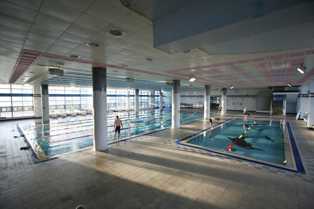 die-regeln-im-hallenbad-sind-aehnlich-wie-im-freiba-cc0--pixabay--heungsoon-250627_download Die Regeln im Hallenbad sind ähnlich wie im Freibad.