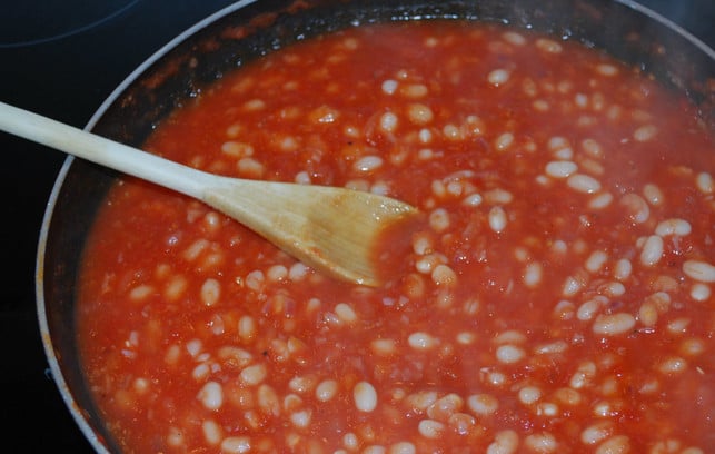 die-baked-benas-kannst-du-gut-am-vorabend-kochen-melanie-von-daake-utopia-180707_download Die Baked Benas kannst du gut am Vorabend kochen, da sie eine lange Garzeit haben.
