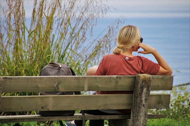 zuviel-sonne-kann-einen-gelbstich-in-blondem-haar-cc0pixabaypasja1000-211004_download Einen Gelbstich im Haar kann Aspirin entfernen.