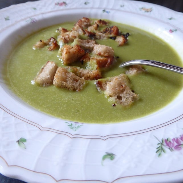 rosenkohl-cremesuppe-mit-kraeutercroutons-cc0-pixabay-eme-181029_download Rosenkohl-Cremesuppe mit Kräutercroutons