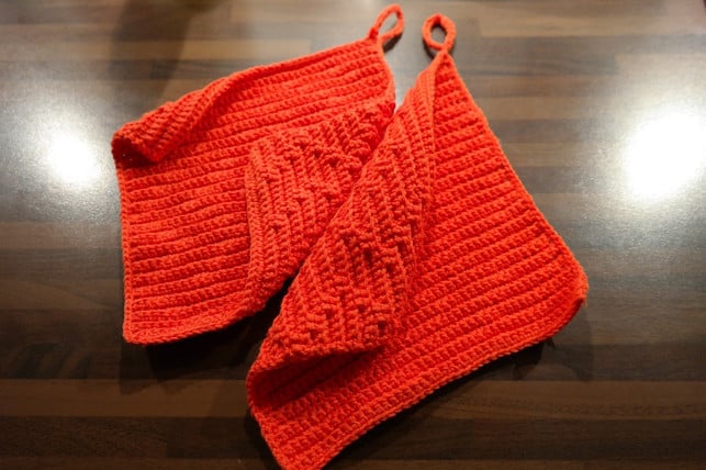 topflappen-und-ofenhandschuhe-aus-baumwolle-kannst-cc0-pixabay-hans-220125_download Topflappen und Ofenhandschuhe aus Baumwolle kannst du in der Maschine waschen.