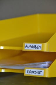 organisiere-papiere-auf-dem-schreibtisch-um-den-ue-cc0-pixabay-schneckenkaktus-200619_download Organisiere Papiere auf dem Schreibtisch, um den Überblick zu behalten.