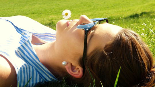 sonne-johanniskraut-pb-silviarita-240506-1280x720 Natürlicher Stimmungsaufheller Johanniskraut: Vorsicht bei Sonne