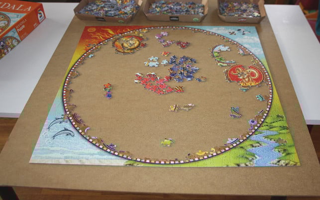 eine-hartfaserplatte-eignet-sich-sehr-gut-als-unte-maria-hohenthalutopia-201220_download Eine Hartfaserplatte eignet sich sehr gut als Unterlage für Puzzles.