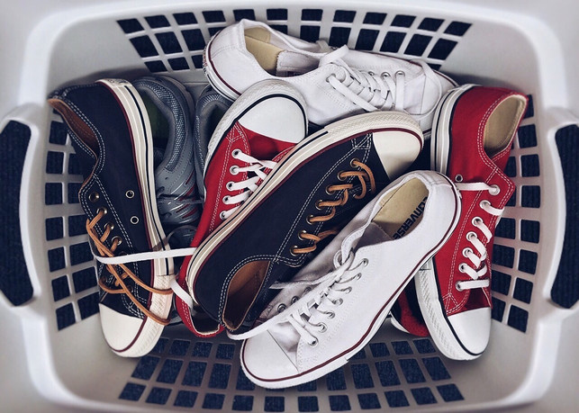 turnschuhe-kannst-du-zusammen-mit-kleidung-waschen-cc0-pixabay-wokandapix-241120_download Turnschuhe kannst du zusammen mit Kleidung waschen.