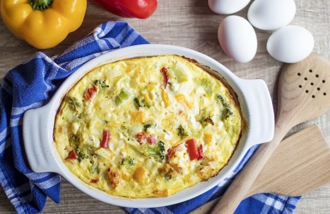 brotauflauf-mit-paprika-und-eiern-cc0-pixabay-terric-170910_download In einem Brotauflauf mit Paprika und Eiern kannst du altes Brot verwerten.