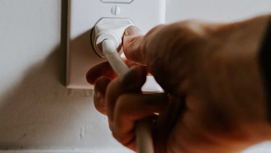 energie-sparen-tipps-unsplash-KellySikkema-220608-1280x720 10 Prozent weniger Energie verbrauchen geht