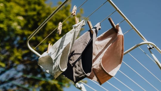 ohne-unterwaesche-unterhosen-e-Karolina-Kaboompics-240716 Ohne Unterwäsche? Wann ein Frauenarzt dazu rät