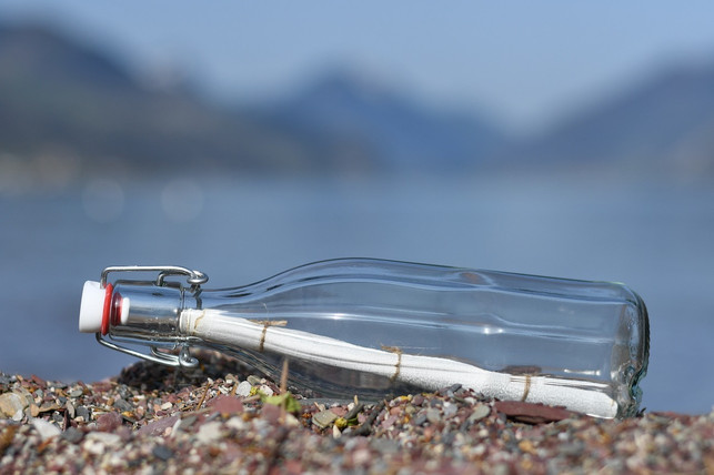 verwende-eine-flasche-oder-ein-glas-um-deine-guts-cc0-pixabay-marcmanhart-231130_download Verwende eine Flasche oder ein Glas, um deine Gutschein-Ideen hübsch zu verpacken.