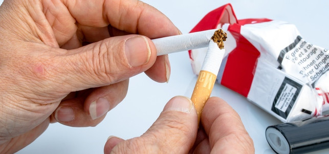 zigarette-rauchen-cc0-pixabay-myriams-fotos-171226 Zigarette, Rauchen