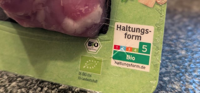 Tierhaltungsstufe 5: Wie viel Tierwohl steckt wirklich im „Bio“-Label?