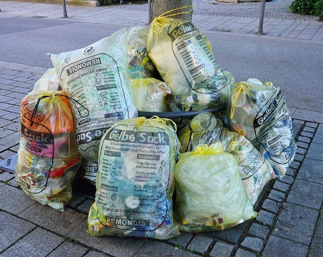 getraenkekartons-gehoeren-in-den-gelben-sack-die-ge-cc0-pixabay-letiha-200809_download Im Gelben Sack kannst du Tetra Paks so entsorgen, dass sie zumindest in Teilen recycelt werden.