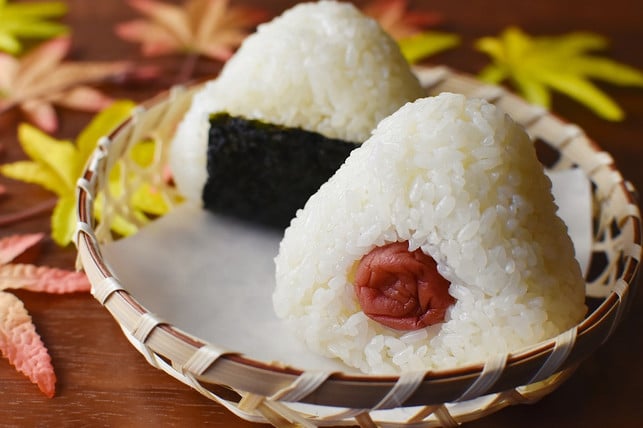 unser-onigiri-rezept-zeigt-wie-vielseitig-die-jap-cc0-pixabay-subarasikiai-240809_download Dieses Onigiri-Rezept zeigt, wie vielseitig die japanischen Reisbällchen sind.