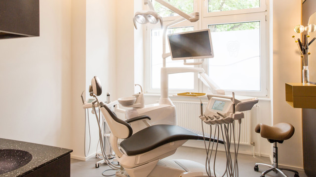 dentist-sustainability-z-word-of-mouth-030223-1920x1209-3 Sustainable Dentist