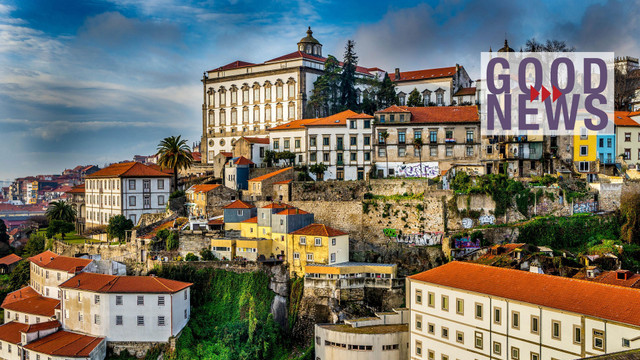Als erste Stadt im Land: Porto macht den gesamten ÖPNV kostenlos Verschiedene schöne Häuser stehen in der Stadt Porto.