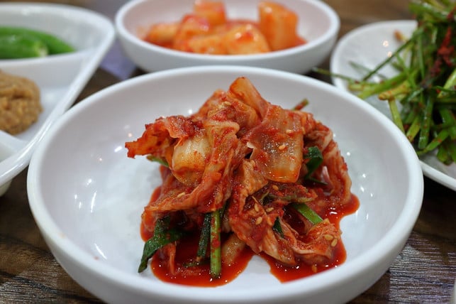 die-koreanische-spezialitaet-kimchi-schmeckt-koestli-cc0-pixabay-709k-180827_download Die koreanische Spezialität Kimchi schmeckt köstlich und unterstützt die Darmgesundheit.