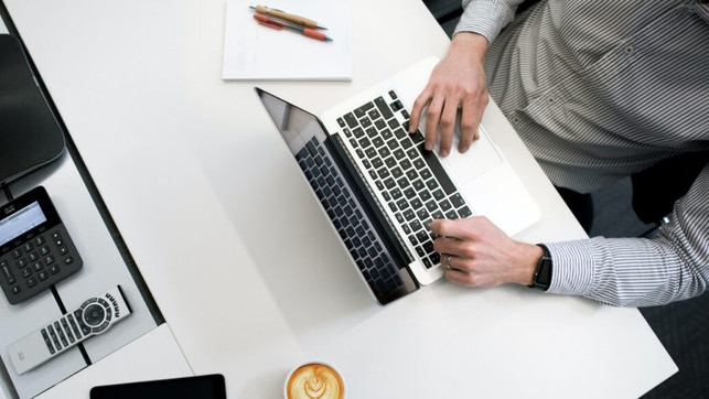 WV-feel-good-serien-images-7-210212-1280x720 Schöne Serienerfahrungen um sich nach der Arbeit abzulenken.