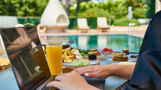 geo-arbitrage-cc0-pixabay-engin_akyurt-230327 geo arbitrage