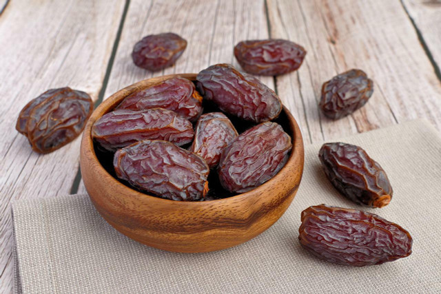 Date caramel consists of just five ingredients.