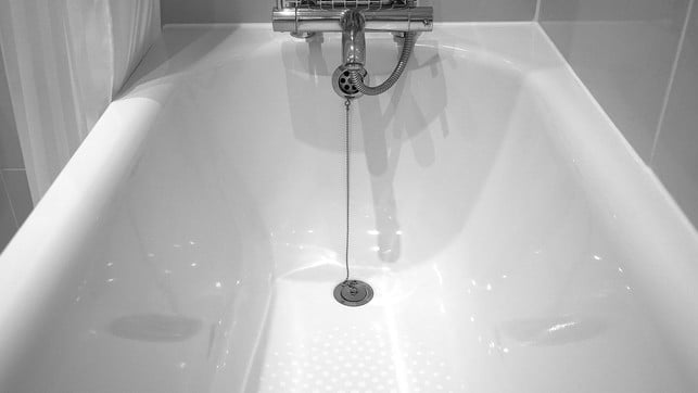 der-abfluss-gluckert-zum-beispiel-oft-wenn-du-die-cc0-pixabay-mikes-photography-221226_download Der Abfluss gluckert zum Beispiel oft, wenn du die Badewanne ablässt.