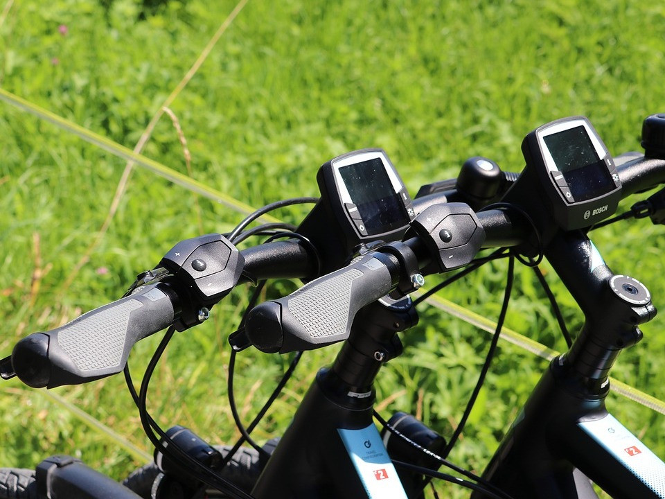 e-motor mit andruckrolle zu nachrüsten für fahrrad