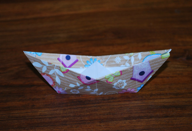 ie-verwandlung-von-gebrauchtem-geschenkpapier-in-e-melanie-von-daake-utopia-180618_download ie Verwandlung von gebrauchtem Geschenkpapier in ein hübsches Papierboot.