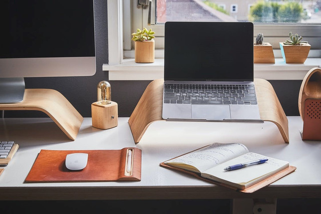 corona-learnings-e-ken-tomita-200424 Wegen der Corona-Krise arbeiten aktuell sehr viele erfolgreich im Homeoffice – das spart CO2 und schützt das Klima.